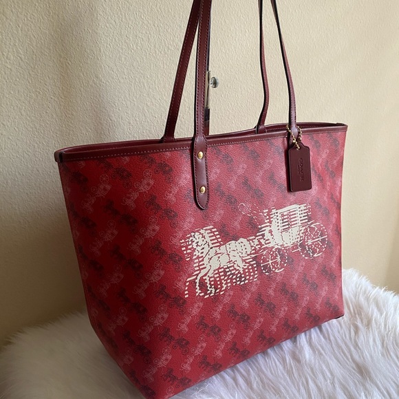 Coach - Picture 7 of 8